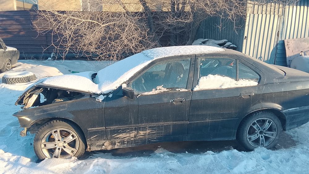 Продам БМВ е36 на разбор