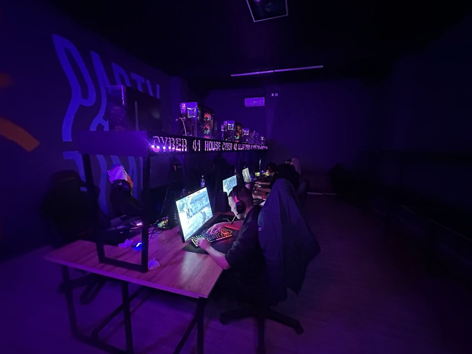 Продается Компьютерный клуб cyber house