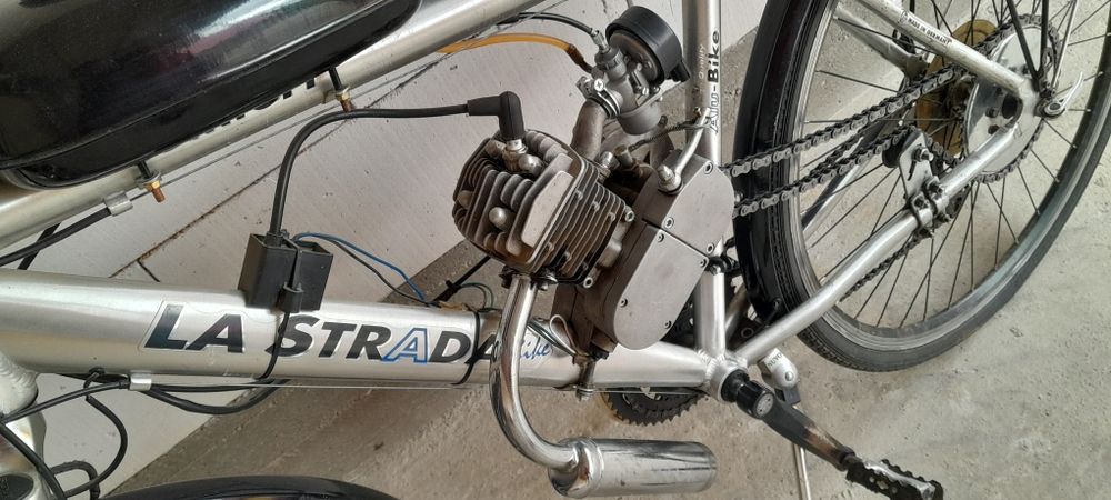 Bicicletă La Strada