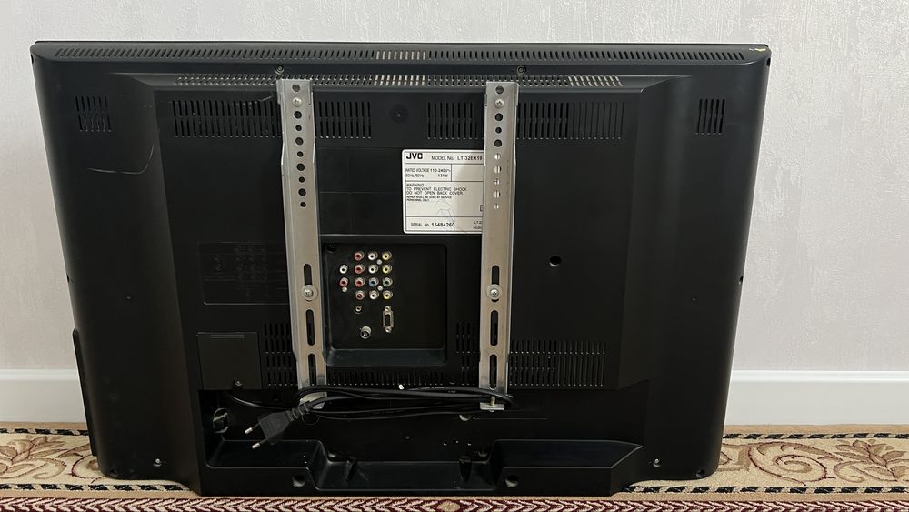 продам телевизор jvc