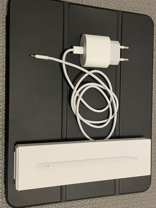 Apple iPad Air 13” (M3), 128gb, 8gb RAM, WI-FI, SPACE GRAY ( Toate accesoriile incluse + Încărcător)