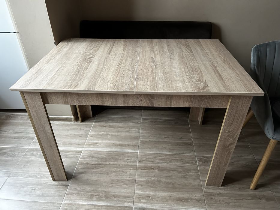 Трапезна маса разтегателна