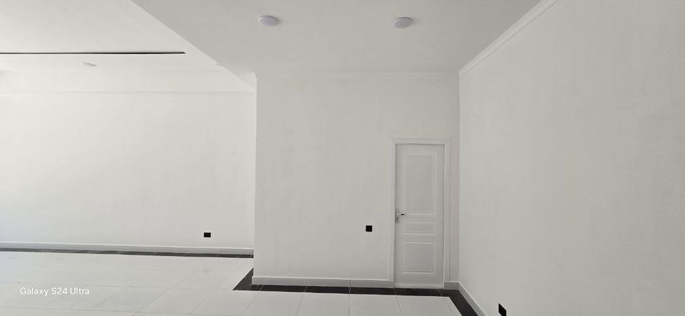 Ижарага берилади.Магазин, офис, фасфут ва бутик хаммасига тугри келади