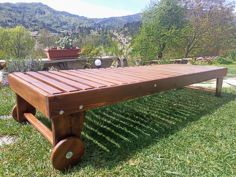 Шезлонг дърво градински или плажен с колела