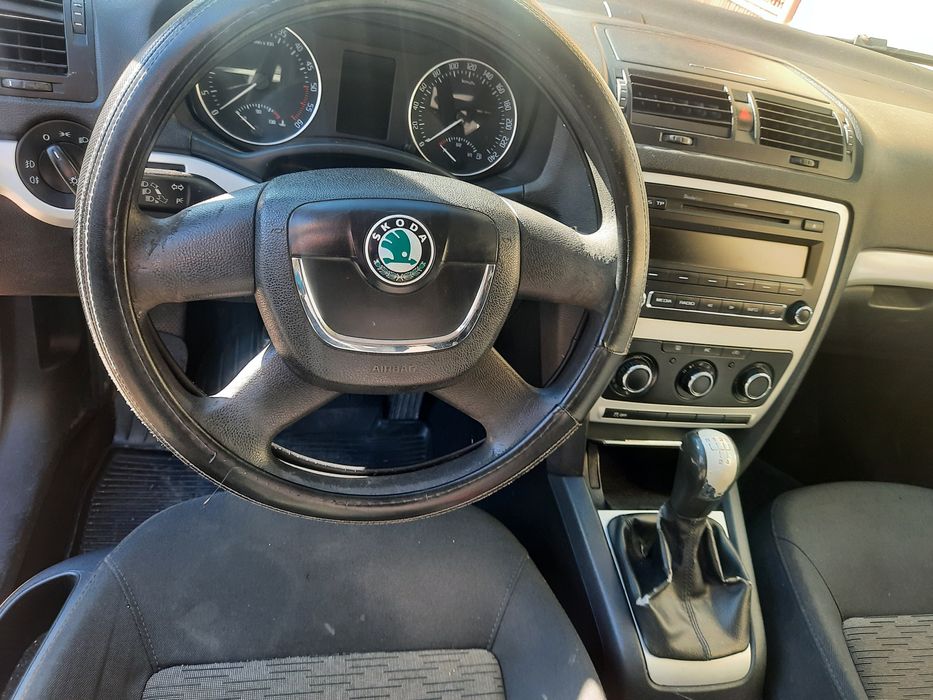 Vând skoda Octavia premia