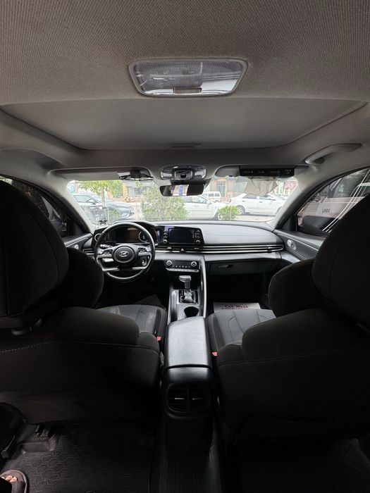 Hyundai Elantra 2021