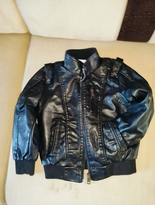 Продам куртку на мальчика