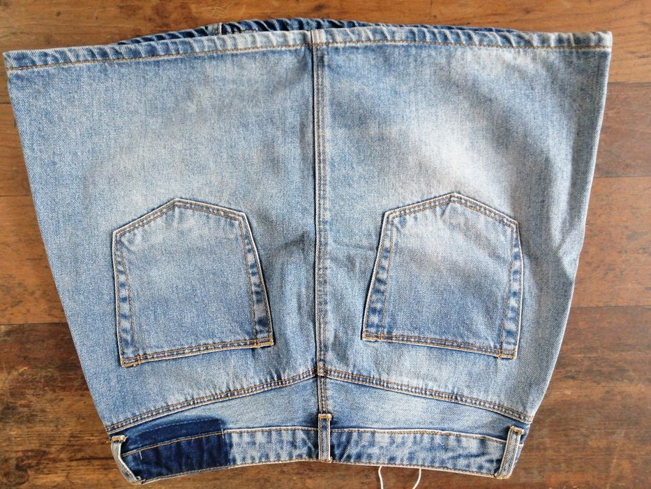 Дънкова пола и още две със странични джобове