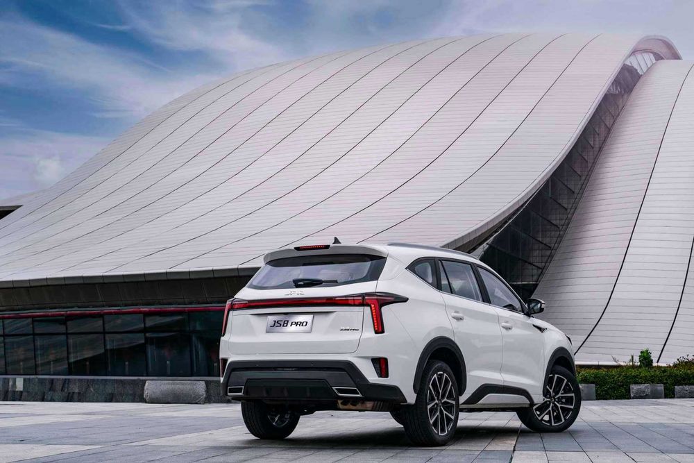 JAC JS8 — 7 o‘rinli, 2025