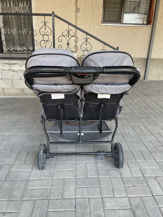 Коляска для двойни