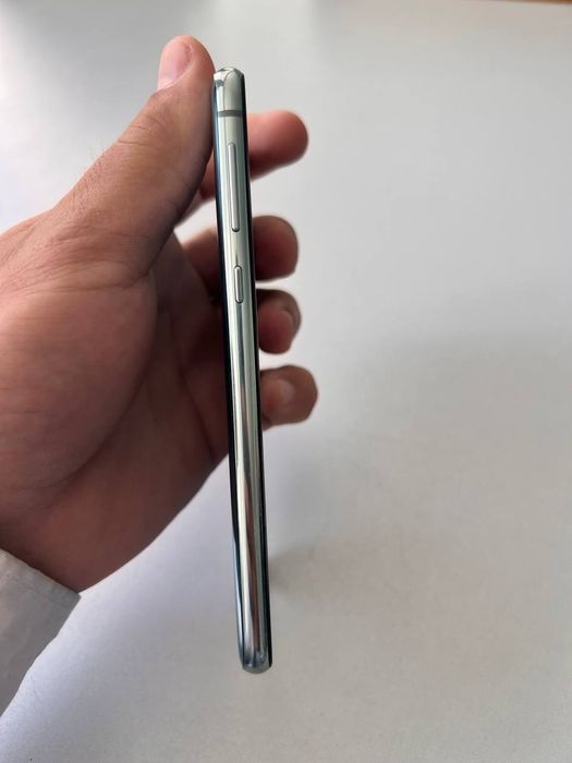 Samsung s 10 e holati 10/8 aybi shisha almashganda  havo qolgan