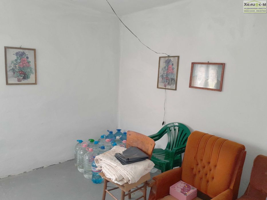 Къща с двор в с.Николово на 4 км. от гр.Монтана