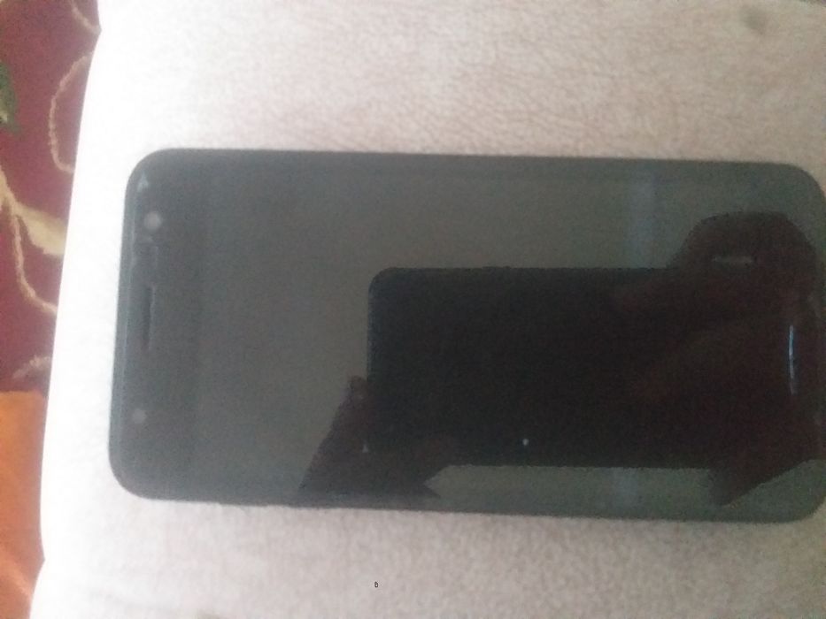 Продаётся телефон  J2