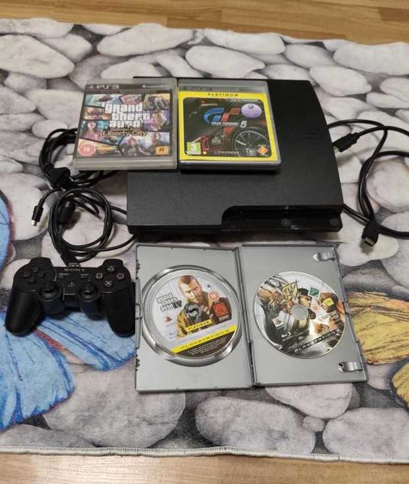 Продавам Playstation 3 slim с 4 игри