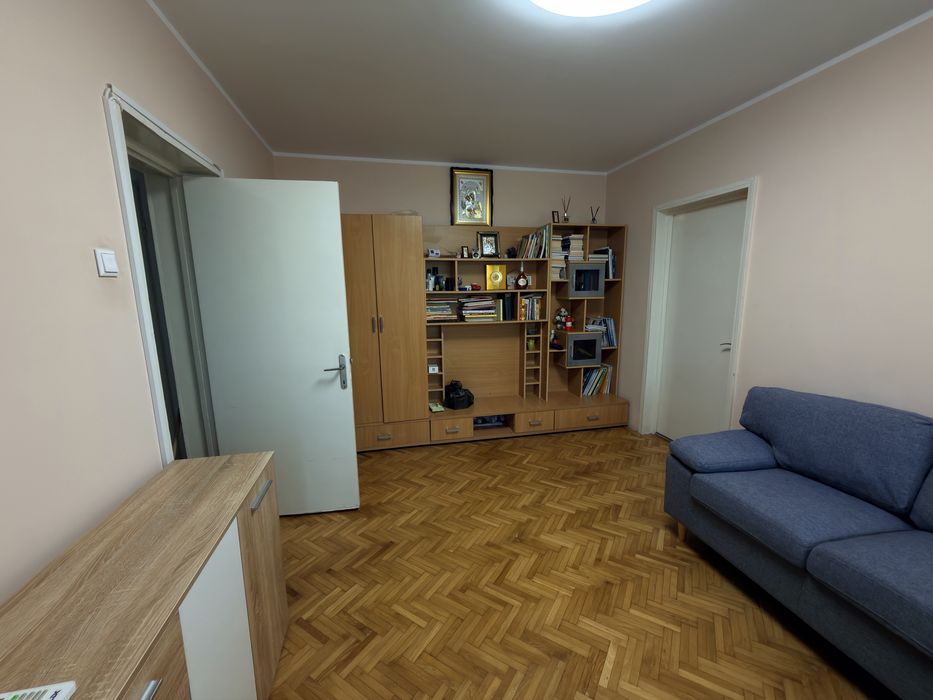 Inchiriez apartament 3 camere