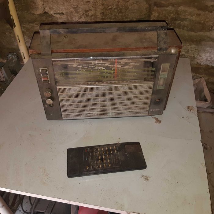 Антични уреди ,радиа и др.