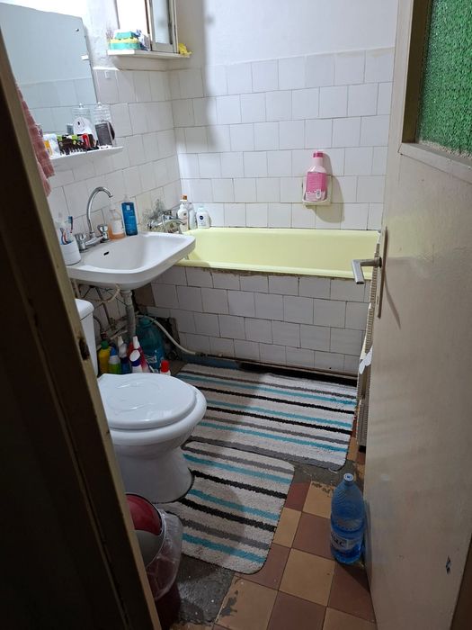 Închiriez apartament în Titu