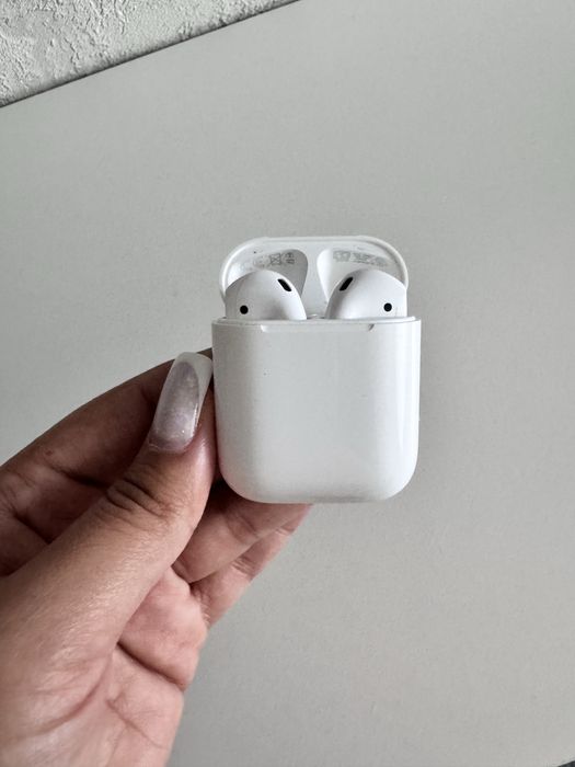 Продам наушники AirPods 2 в идеальном состоянии