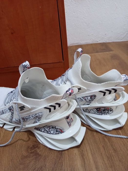 Маратонки. 43 номер