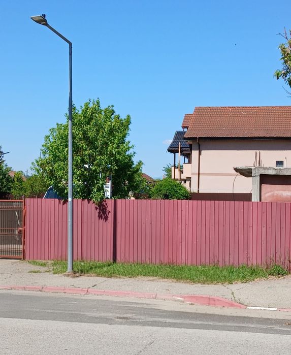 Teren intravilan 834mp cu clădire 237mp in centrul orașului  Motru