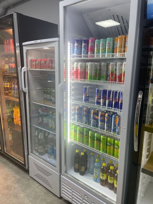 Витринные холодильник