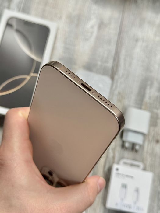 Iphone 16 Pro Max 256 GB - 95 % Батерия Desert Titanium Отличен