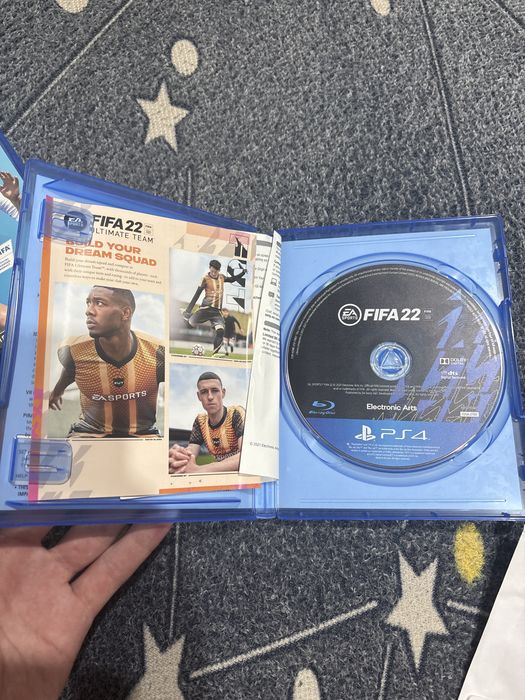 Продам fifa 22 на пс4