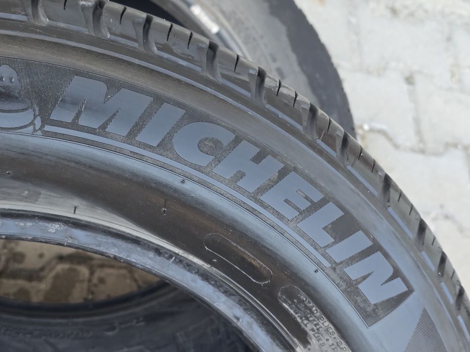 235 60 16 Michelin