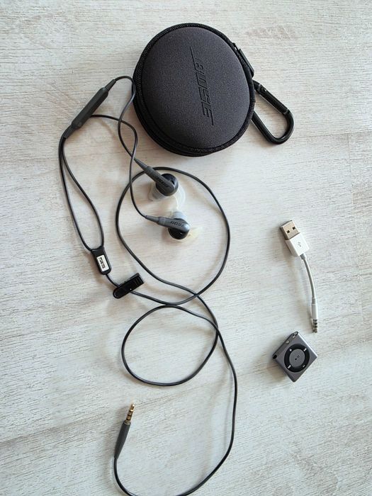 iPod Shuffle 4th Gen Space Gray (mp3 player) 2 GB memorie + casti BOSE