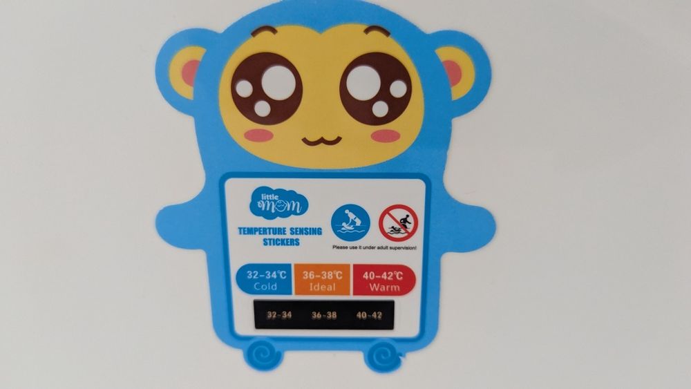 Cadita Bebe cu suport de nou nascut si termometru