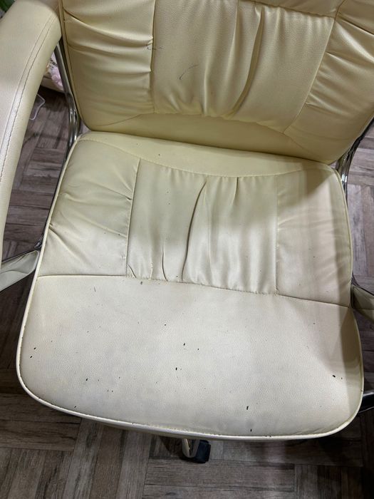 Yumshoq bejiviy kreslolar sotiladi
