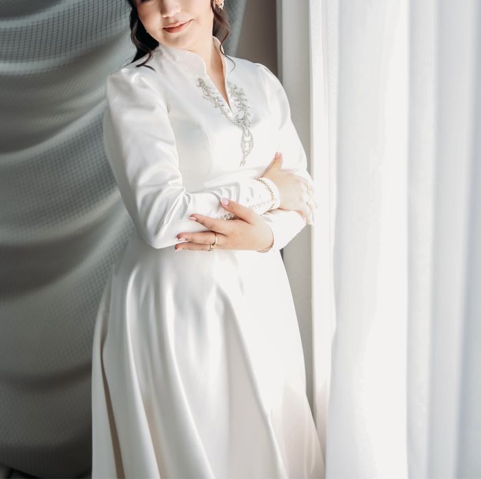 Продам платье, жилетку и камзол, в добавок отдам 2 саукеле