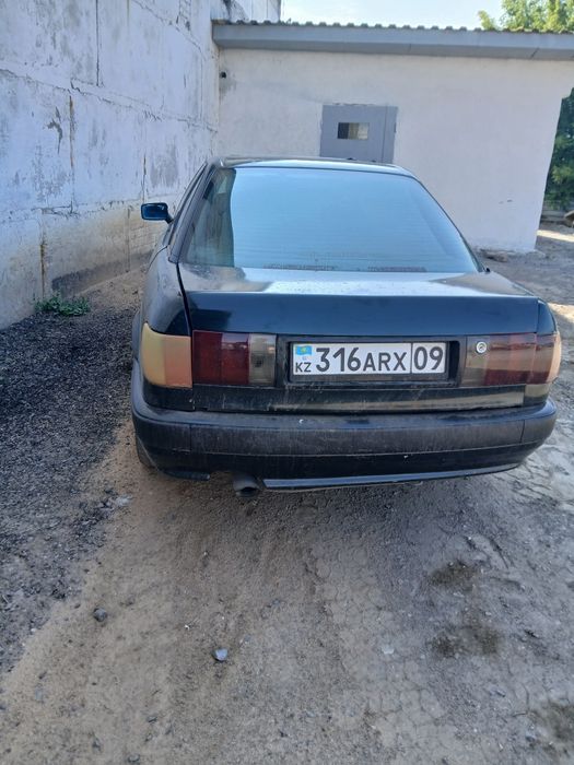 Продаю ауди б4  1992