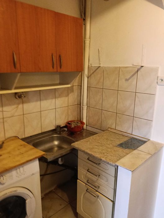 Dau garsoniera in chirie pe strada Ostrovului.