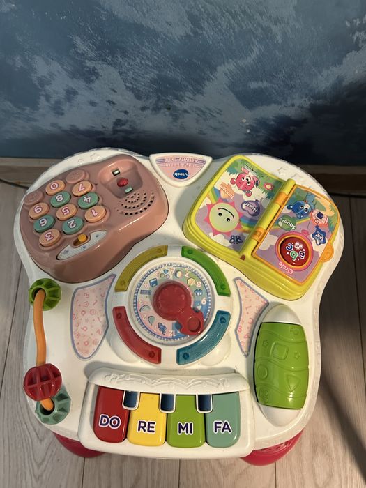 Masa interactiva roz