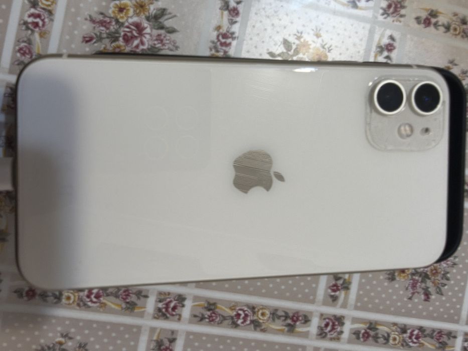 Телефон : iPhone 11 128gb