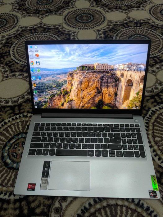 Noutbuk Avaylab ishlatilgan, batareyka iznosi 11%