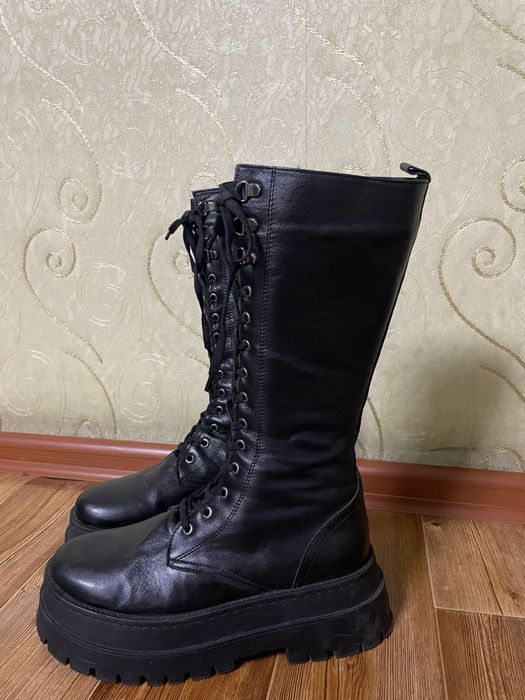 Продам ботинки