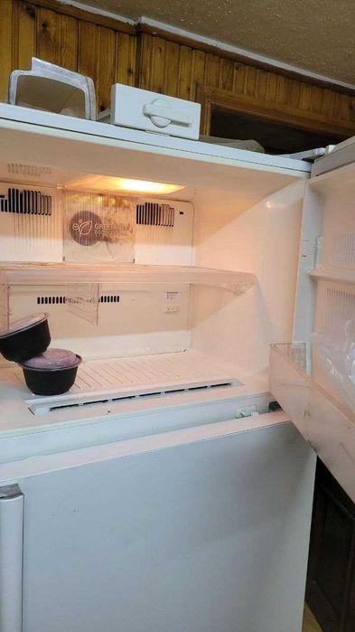 Холодильник LG GR-M562YLQ большой объем no frost
