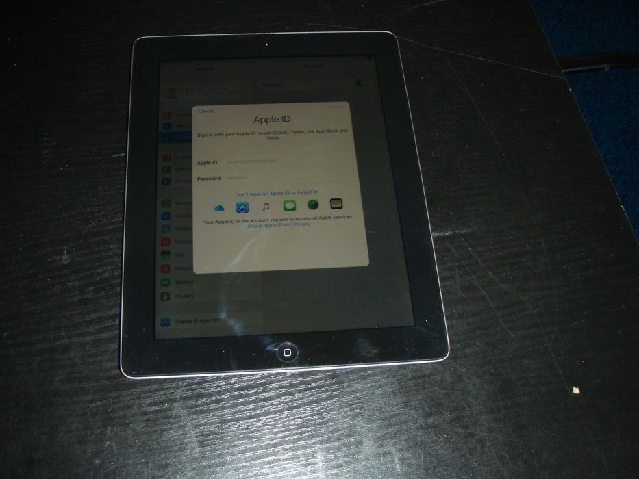 Ipad 4 9.7'' Wifi + 4G A1460 16 Gb functionala, fara cont, fara pin
