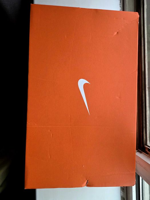 Nike revolution