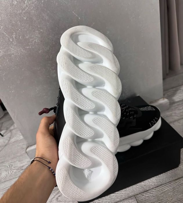 Versace Chain Reaction