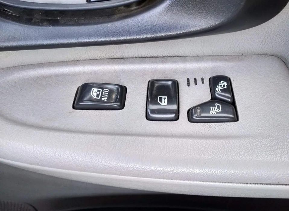 Автомобиль chevrolet trailblazer