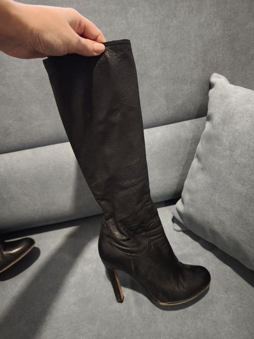 Отдам бесплатно, кожаные сапоги, 37 размер