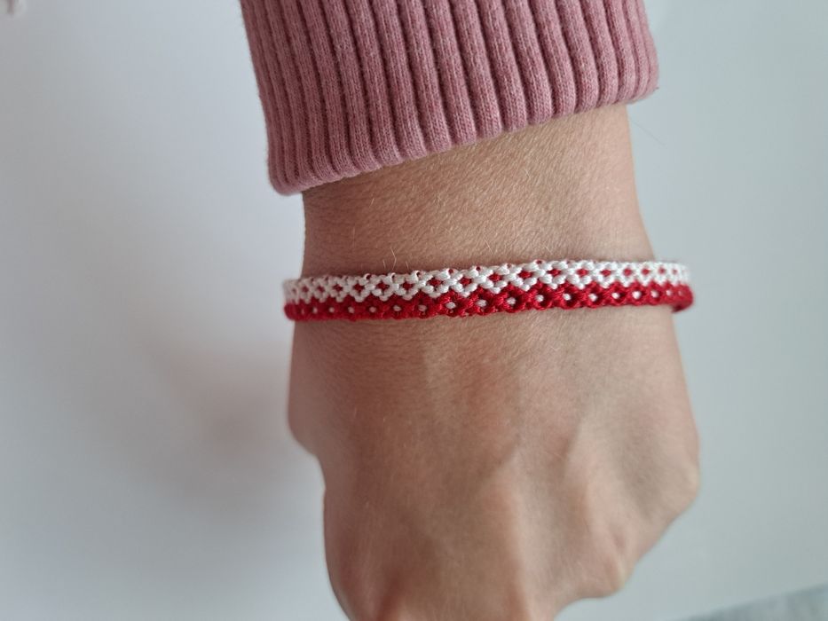 Ръчно плетени мартеници