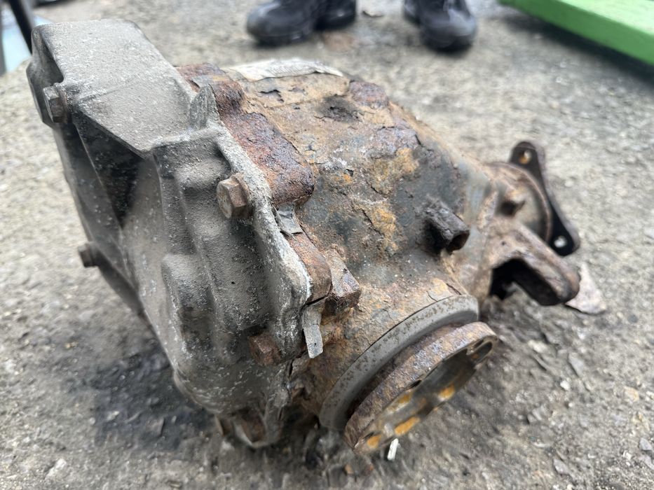 Диференциал от БМВ 330Д автомат задно предаване 2.81/BMW E90 E91 330D