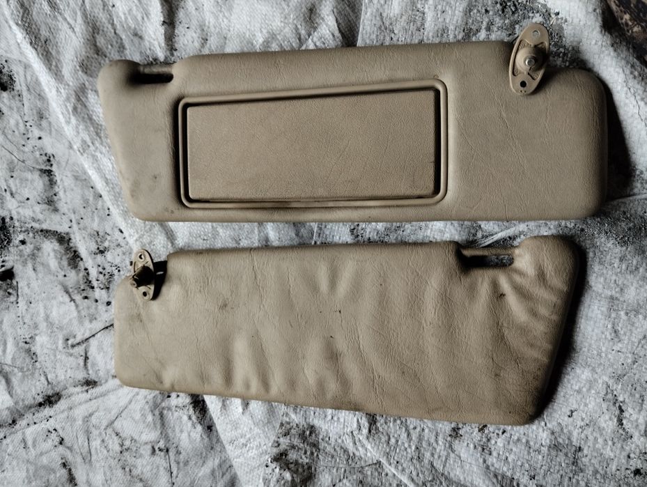 Козырьки Мерседес 190 продам