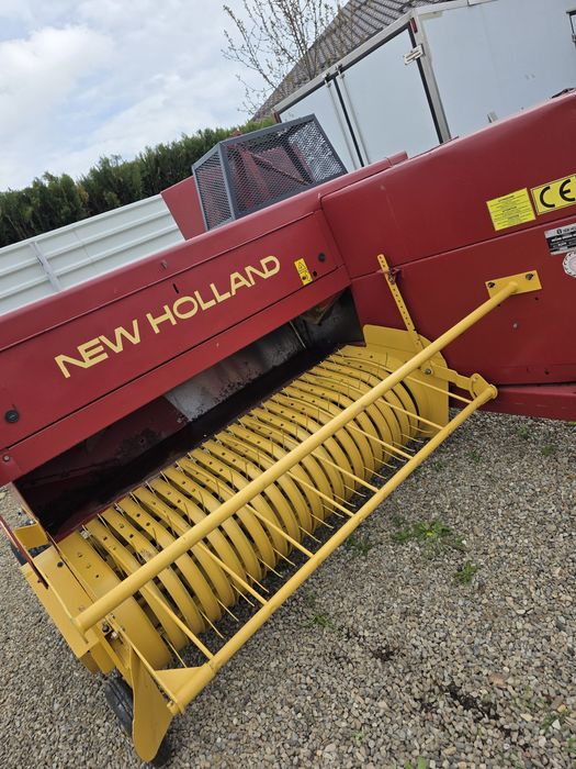 Presa de balotat balotiera New holland 570