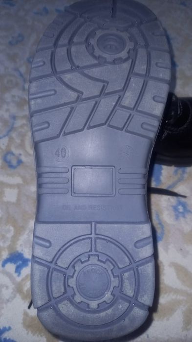 Спецботинки новый 40 размер