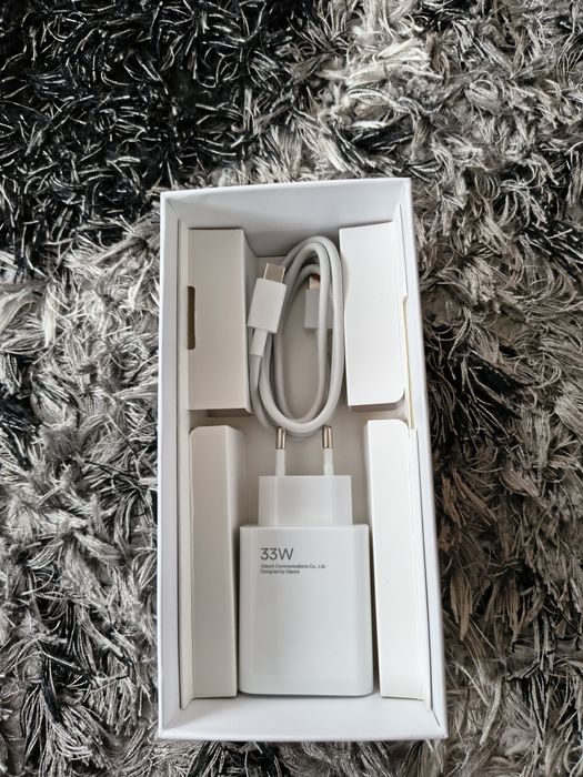 Vând telefon Redmi note 13 , 5G